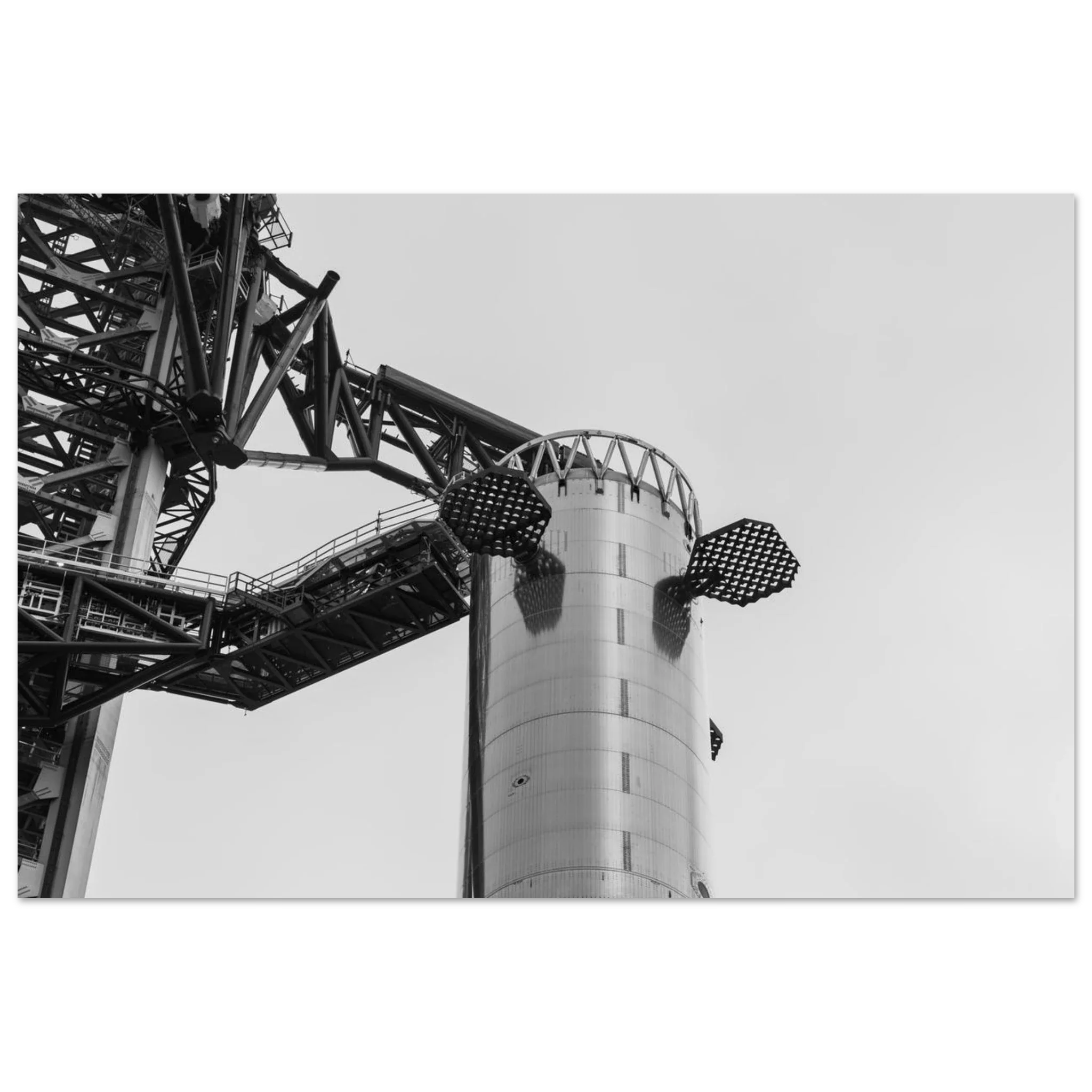 Booster 19 in Monochrome - Image 3