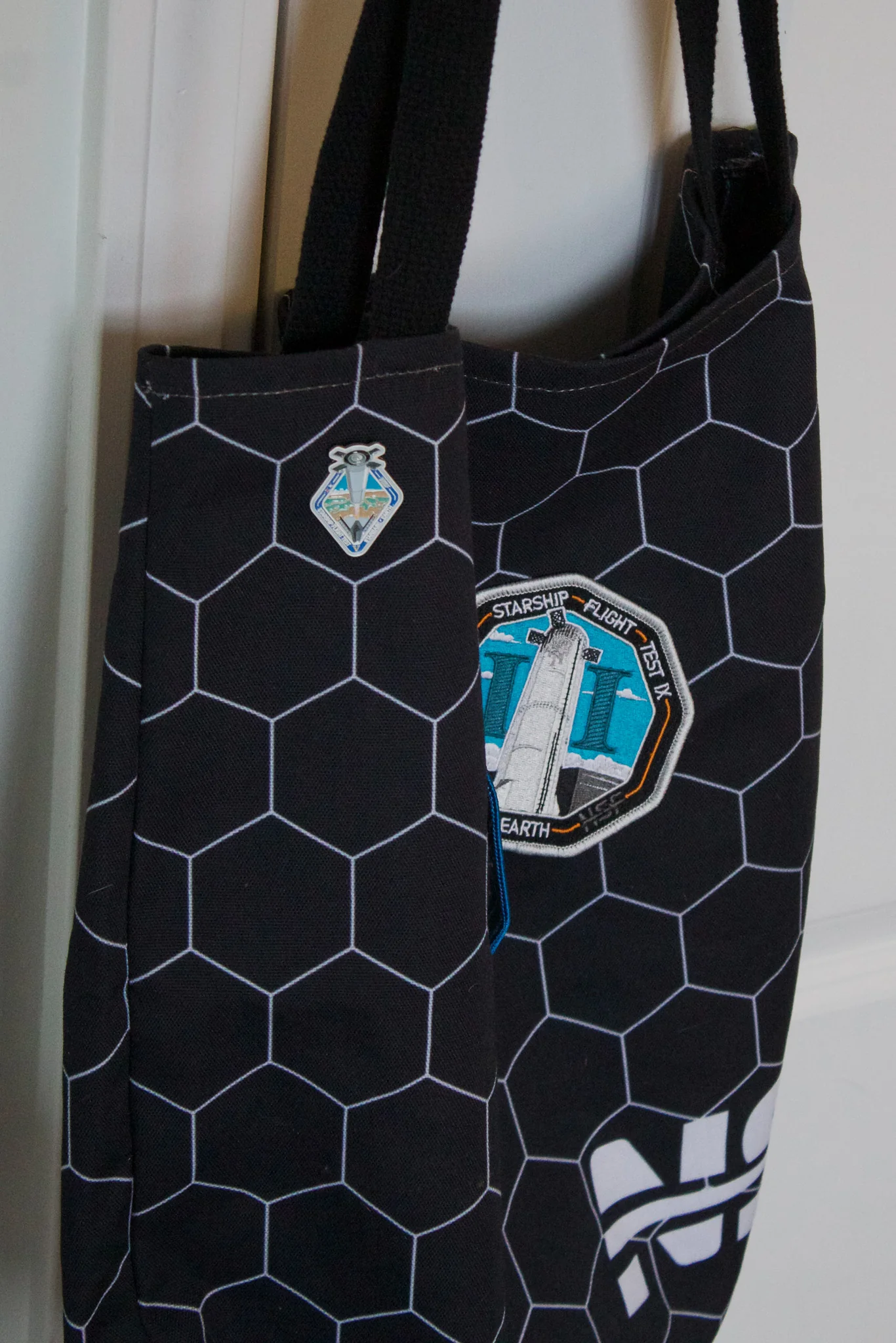 Starship Flight 5 - Collectors Pin - Image 3