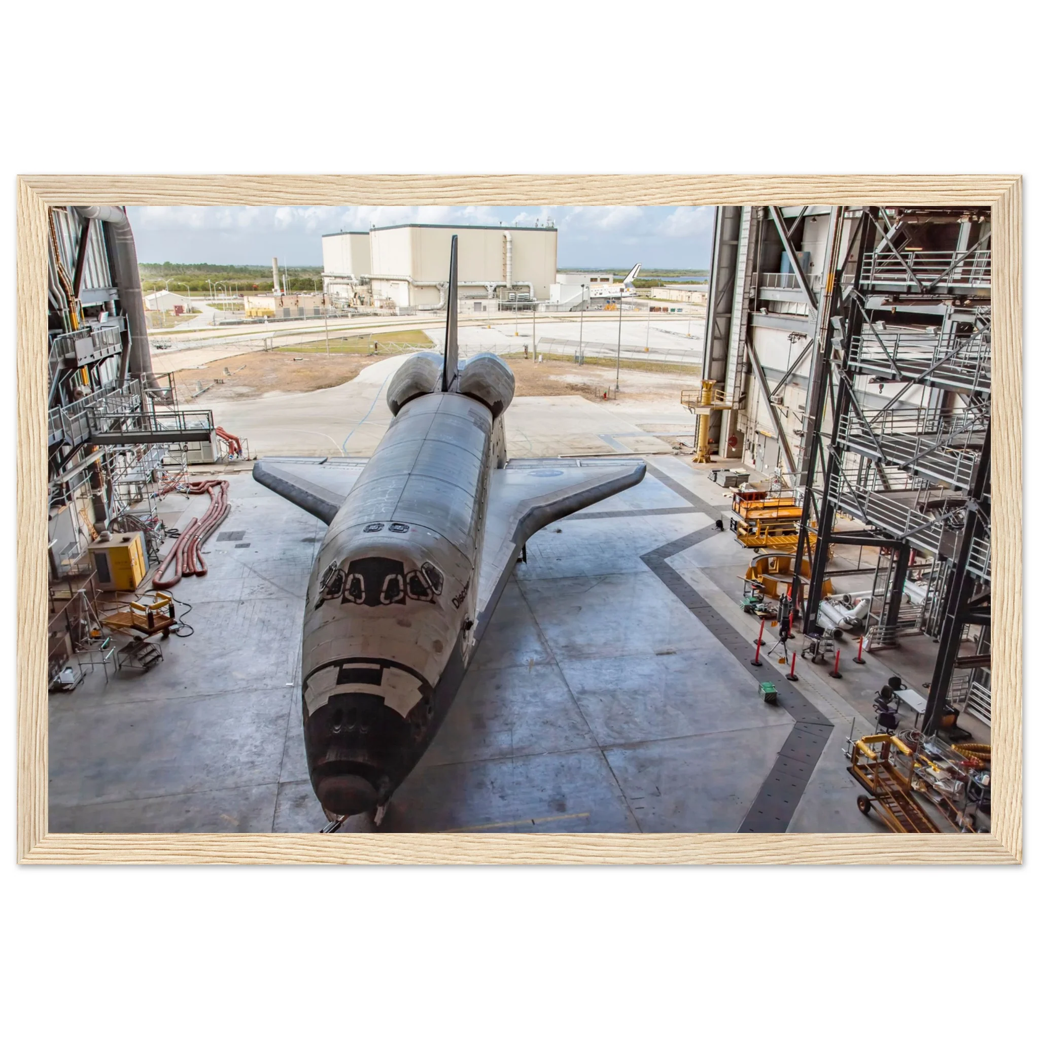 Shuttle in the Orbiter Processing Facility - Image 10